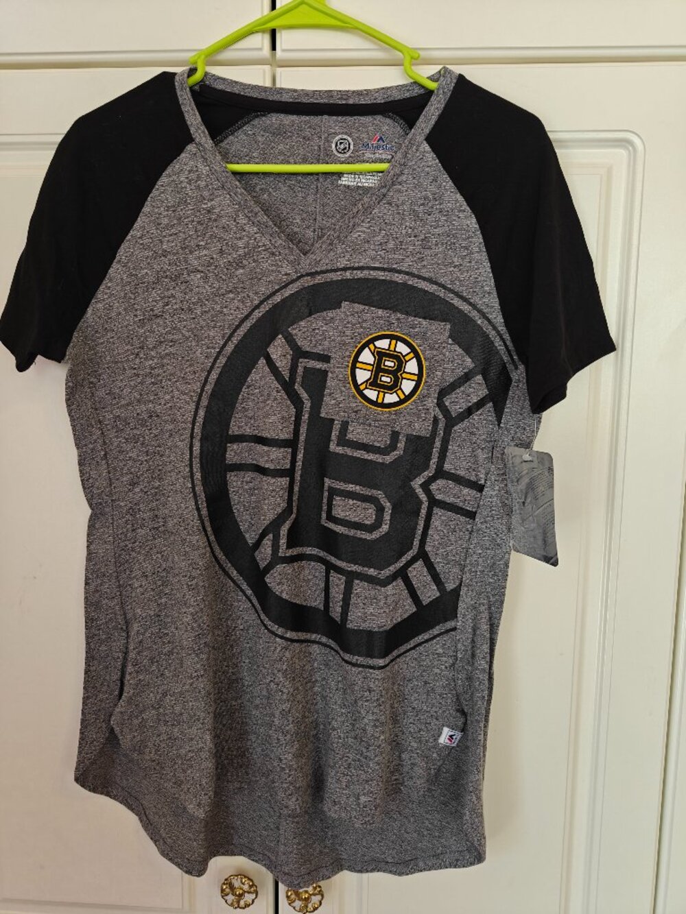 NHL Boston Bruins Women's Grey/Black Tee Shirt, Size Medium, NWT